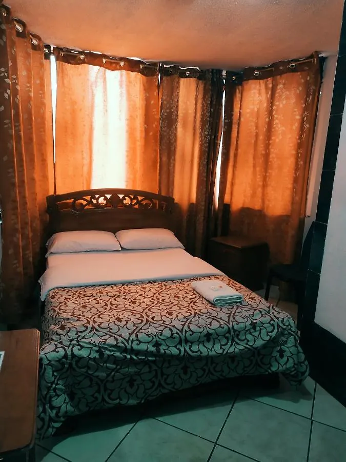 Hostal Ajavi Del Sur Quito Hostel